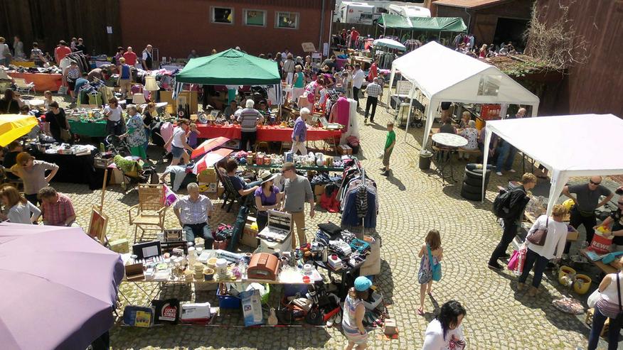 Bild 6: HOF-TRÖDELMARKT  frei + überdacht