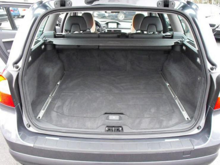 Bild 11: VOLVO V70 D3 Geartr. R-Design-Leder-Navi-Xenon-Sdach-