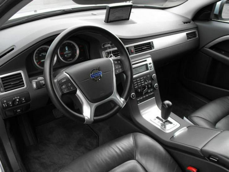 Bild 8: VOLVO V70 D5 AWD Aut.-Leder-Navi-Xenon-Bluetooth-PDC-