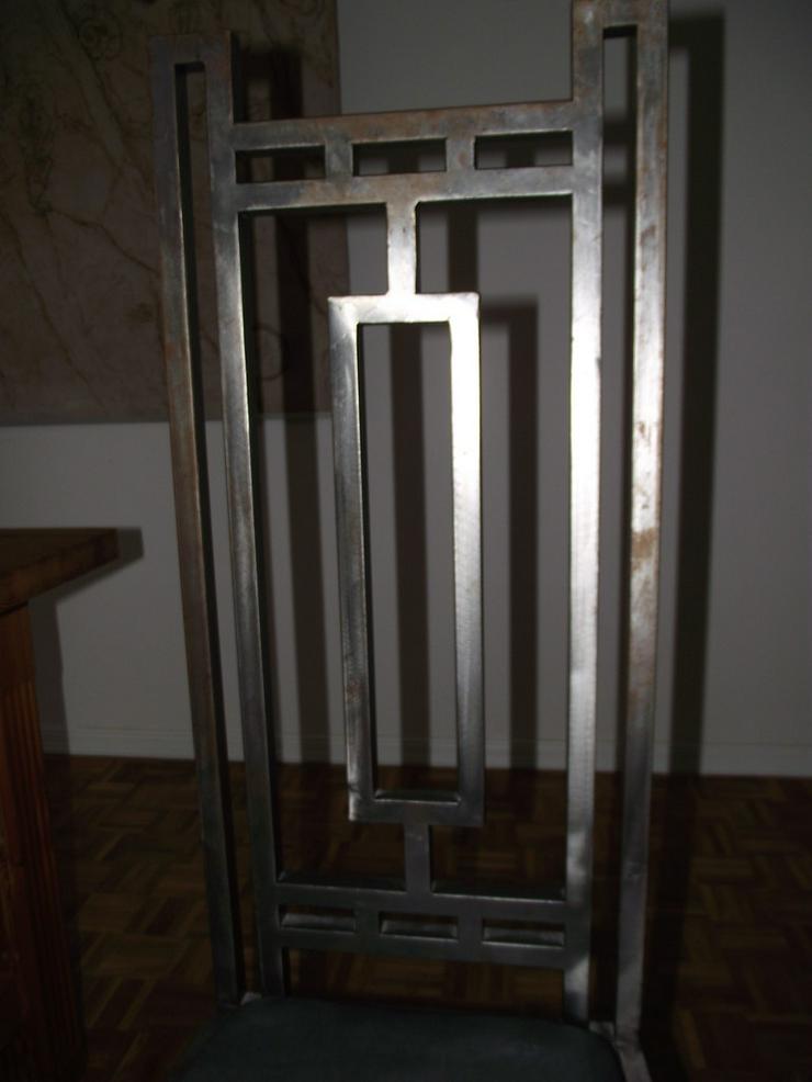 Bild 9: 6 Stühle Eisen Metall