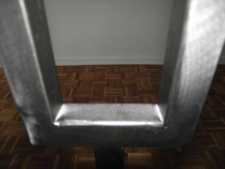 Bild 10: 6 Stühle Eisen Metall
