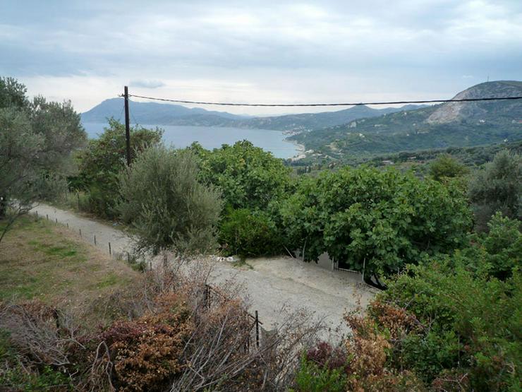 Bild 9: A plot with sea view on the isl. Evia