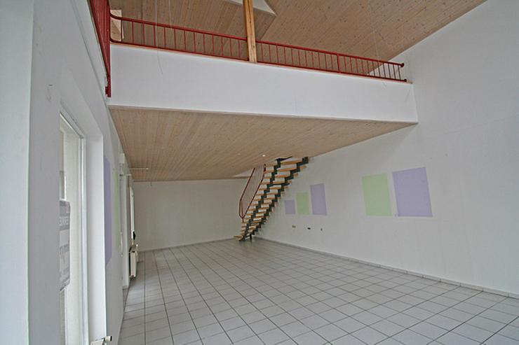 TIPP: Modernes Ladengeschäft mit Galerie und großen Fensterflächen! - Gewerbeimmobilie mieten - Bild 2