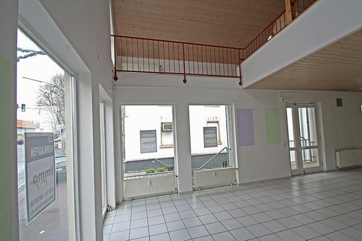 TIPP: Modernes Ladengeschäft mit Galerie und großen Fensterflächen! - Gewerbeimmobilie mieten - Bild 3