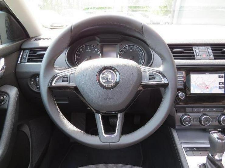 Bild 8: SKODA Octavia III Combi 2.0 TDI Elegance DSG Green Tec