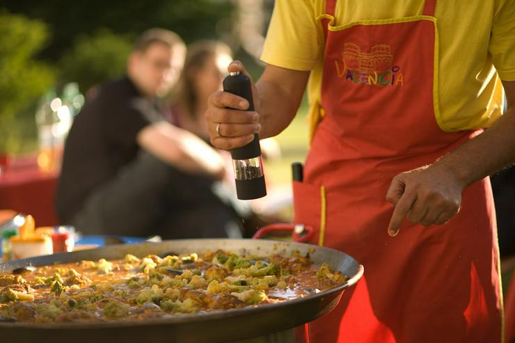 Bild 9: Paella, Tapas, Live-Koch bei Ihnen zu Hause!