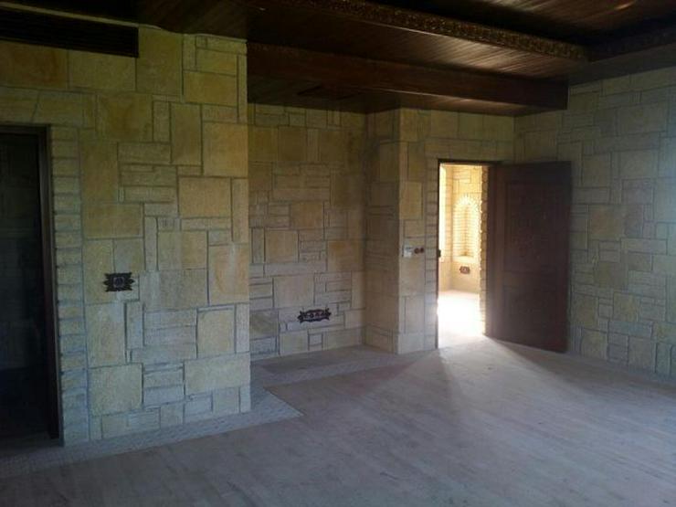 Bild 14: Domizil zum wohlfühlen mit 10.000 m² Grundstück - Prachtvolle Steinvilla -Luxus Pur