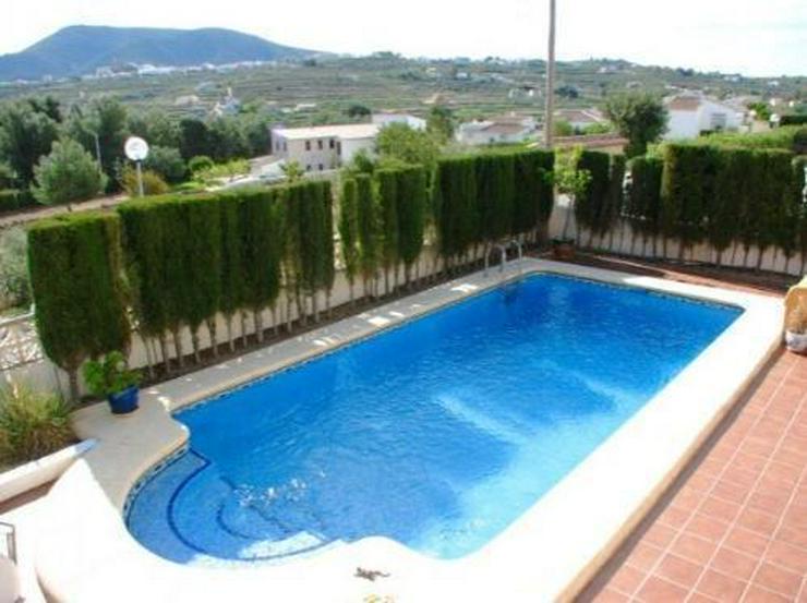 Bild 6: Villa mit Pool und Panoramablick