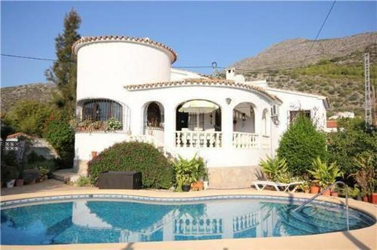 Bild 1: Sehr romantisch gelegene Villa mit Pool und herrlichem Panoramablick