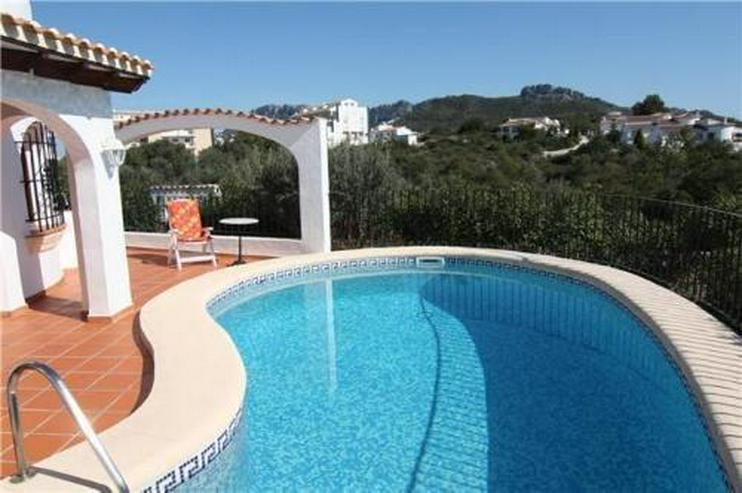 Bild 3: Großzügige Villa mit Carport und Pool auf dem Monte Pego