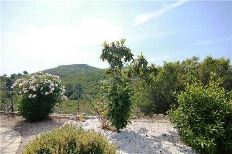 Bild 6: Gepflegte Villa mit Carport und herrlichem Rundumblick auf die Berge und das Meer