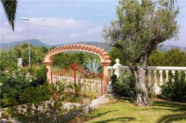 Bild 8: Gepflegte Villa mit Carport und herrlichem Rundumblick auf die Berge und das Meer