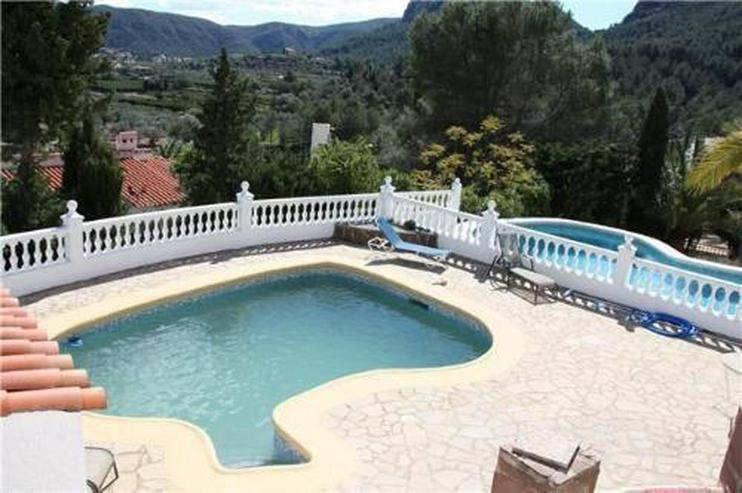 Bild 2: Schöne Villa mit Einliegerwohnung, Pool und Meerblick in ruhiger Lage