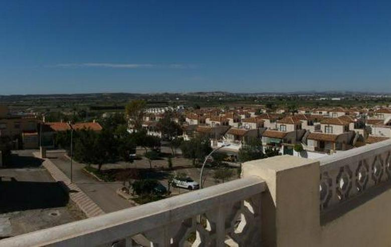 Bild 11: Reihenhaus mit Terrasse, Balkon und Dachterrasse mit sehr schönem Ausblick