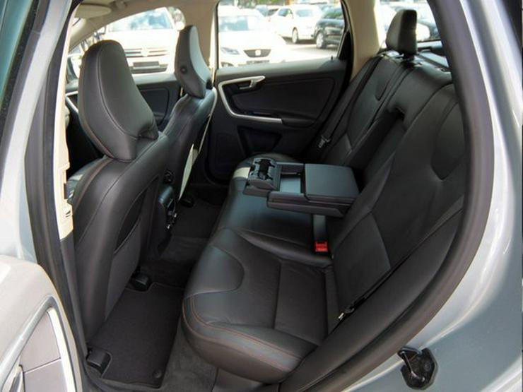 Bild 9: VOLVO XC60 D5 Summum AWD Xenon Navi Panorama