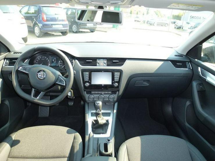 Bild 4: SKODA Octavia Combi 1,6 TDI Green Tec Style - AHK