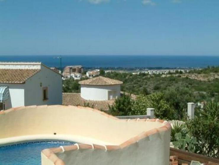 Villa mit 3 Schlafzimmer, Pool und tollem Ausblick auf das Meer in Rafol de Almunia - Auslandsimmobilien - Bild 13