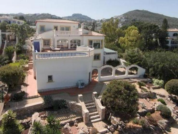 Bild 1: Schöne Villa mit herrlicher Aussicht auf das Meer und die Berge in ruhiger Lage auf dem M...