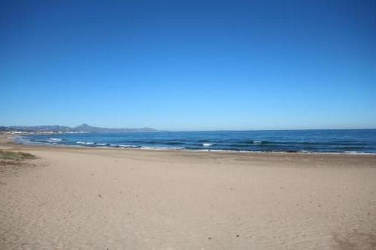 Bild 2: Strandnahes Appartement mit Stellplatz und Meerblick