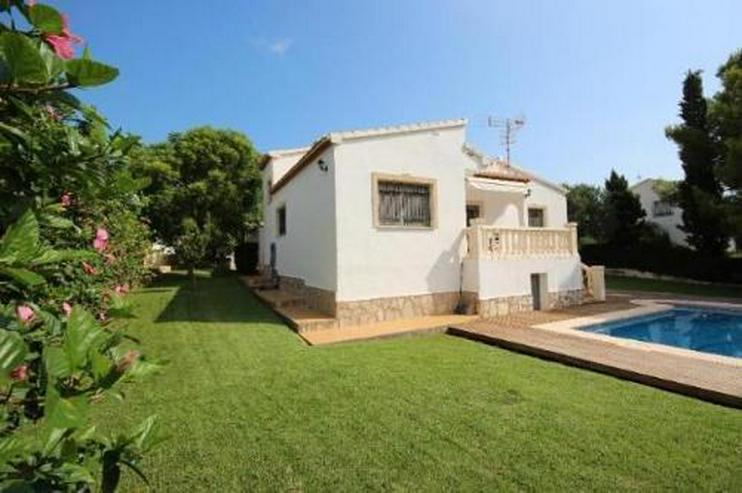 Bild 8: Gepflegte Villa mit großzügigem Garten, Carport, Pool und schönem Blick auf den Montgo