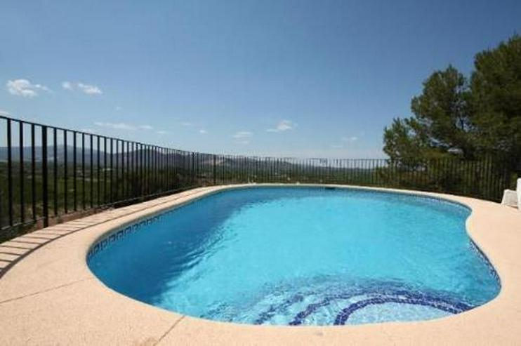 Bild 4: Schöne Villa mit Pool in herrlicher Aussichtslage