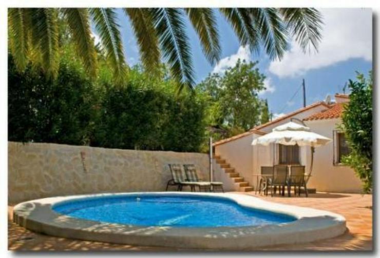 Gemütliche Villa in ruhiger Lage mit Carport, Pool und schönem Bergblick - Auslandsimmobilien - Bild 2