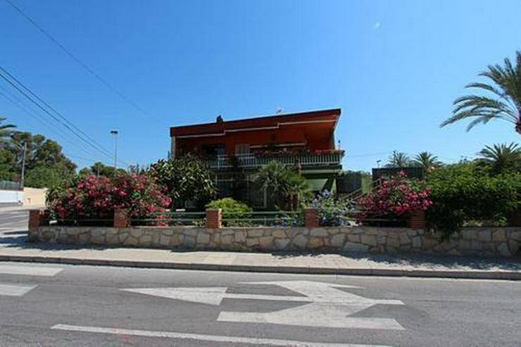 Bild 4: Renovierungsbedürftige Villa nur 800 m vom Strand