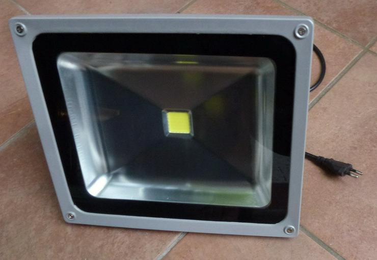 Bild 3: LED 50W Außen und Innen