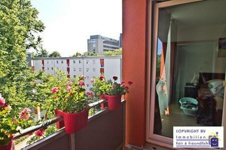 Bild 13: *IHR NEUES WOHLFÜHLHEIM! Neubau, hochw. 2-Zi. mit Sonnenbalkon und offener Küche*