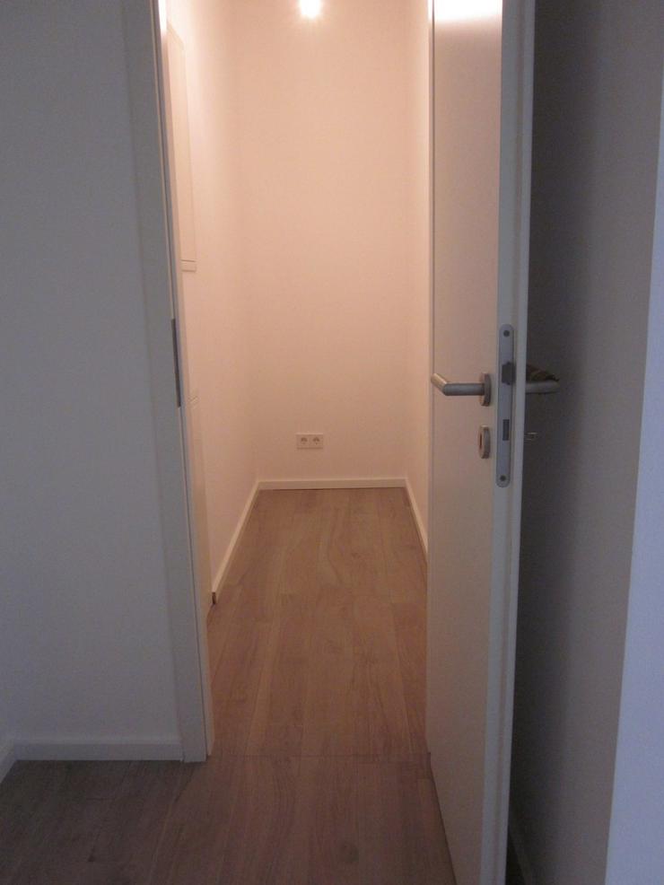 ***TOP-Moderne, großzügige und luxuriös modernisierte 2-Zimmer-Whng. mit EBK frei ab so... - Wohnung mieten - Bild 10
