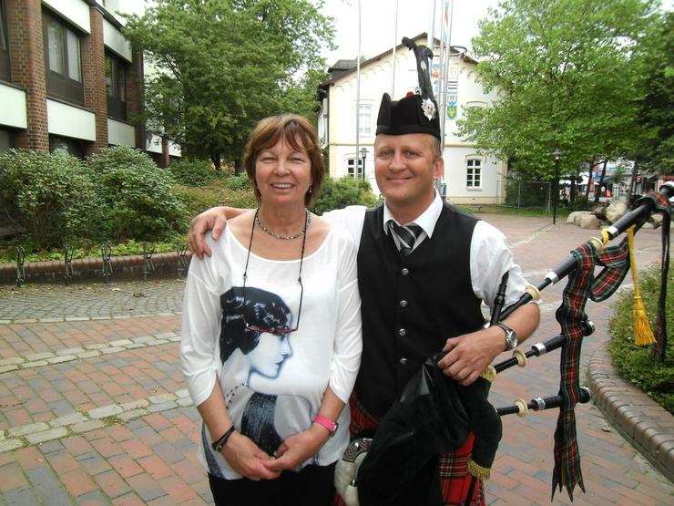 Bild 1: Bagpiper Sackpfeifer Dudelsackspieler MAGDEBURG