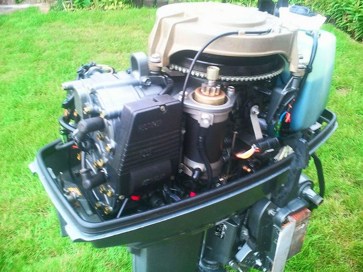 Bild 18: Außenbordmotor Suzuki 40 PS 2-Takt mit E-Start