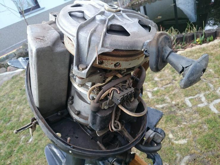 Bild 12: Außenbordmotor Wichr 25 PS Oldtimer Außenborder