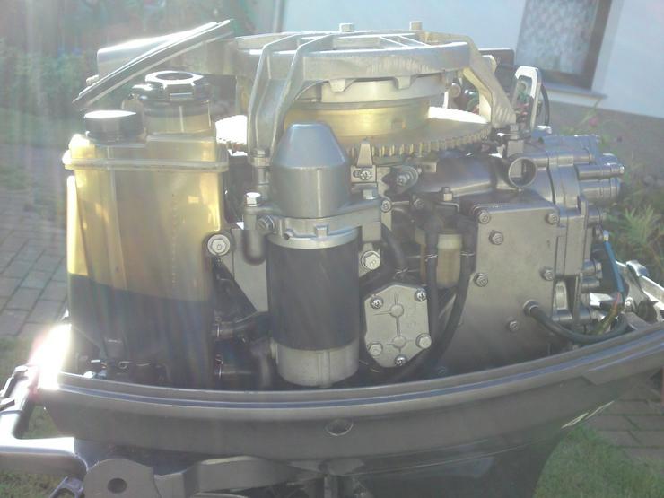 Bild 9: Außenbordmotor Mariner 40 PS 2-Takt Außenborder