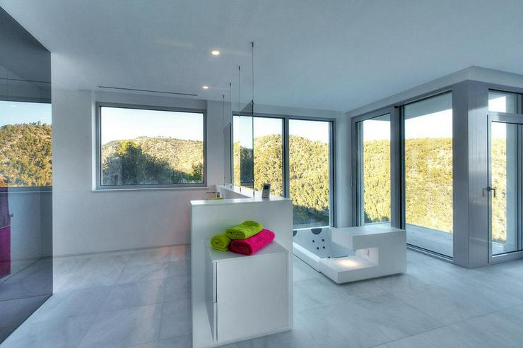 Bild 18: Mallorca, Costa den Blanes, Neubau Luxus-Villa für höchste Ansprüche mit Panorama-Meerb...