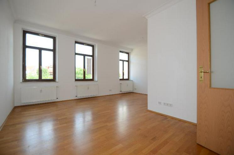 Bild 3: ** TOP-3-Zimmer-Wohnung in Gohlis/Westbalkon/Parkett/EBK/Lift/Eckbadewanne