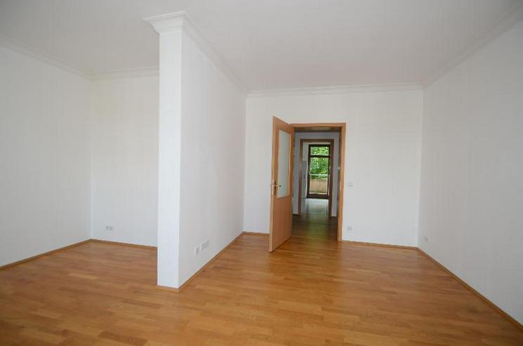Bild 5: ** TOP-3-Zimmer-Wohnung in Gohlis/Westbalkon/Parkett/EBK/Lift/Eckbadewanne