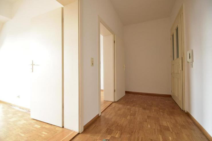 Bild 5: Schmucke 2-Zi.-Wohnung mit Parkettboden in Schleußig * Balkonanbau