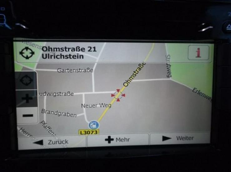 Bild 13: Opel Corsa 1.4 16V  Color Race Automatik-Navigation  