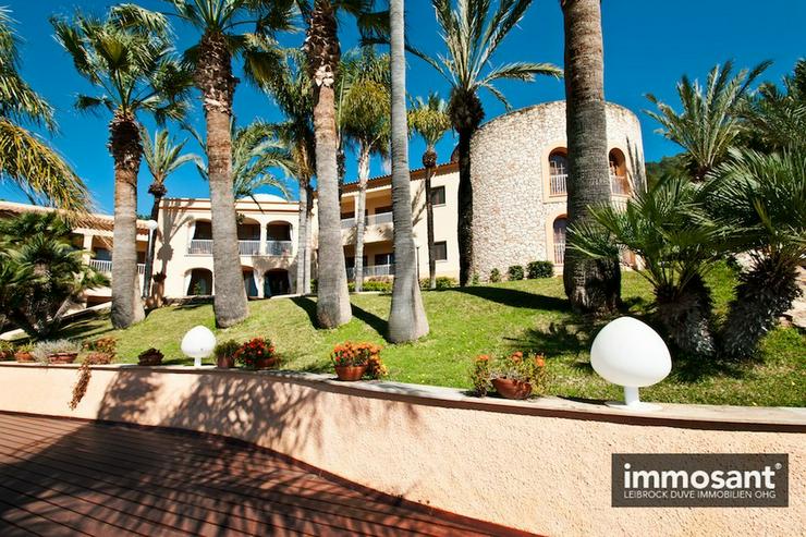 Bild 2: Beeindruckende Villa mit Blick über Ibiza Stadt in Neubauzustand und Bestaustattung - MS0...