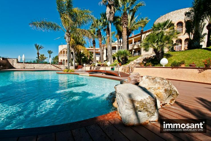 Bild 3: Beeindruckende Villa mit Blick über Ibiza Stadt in Neubauzustand und Bestaustattung - MS0...
