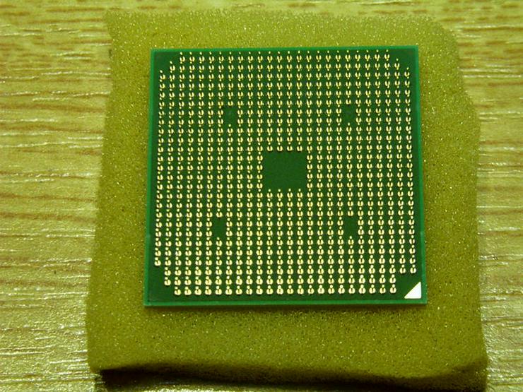 Bild 2: CPU /   AMD Turion 64 X2 TL56 TMD TL56HAX5CT