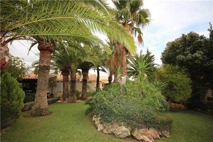 Bild 3: Wunderschöne Villa mit 5 SZ, ZH, Pool, BBQ, Carport in Altea, einzigartiger Meerblick