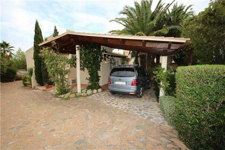 Bild 2: Wunderschöne Villa mit 5 SZ, ZH, Pool, BBQ, Carport in Altea, einzigartiger Meerblick