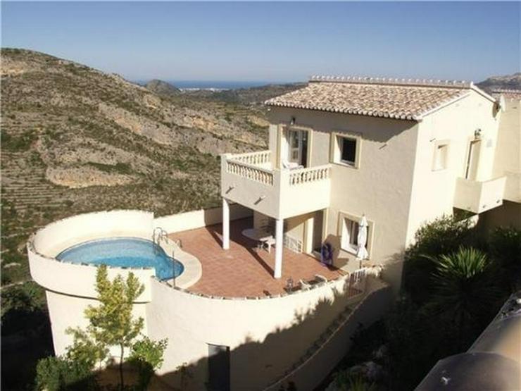 Attraktive Villa mit 3 Schlafzimmern, Pool und fantastischer Meersicht am Monte Pedreguer