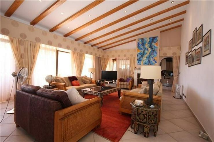 Bild 8: Sehr schöne 3 Schlafzimmer Villa mit Infinity Pool mit grandioser Aussicht in Orba