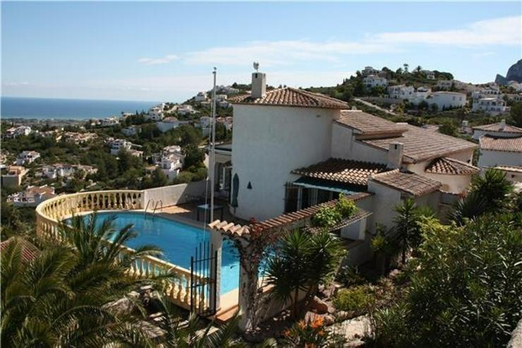 Schöne 4 SZ Villa mit Pool, wunderschöner Aussicht und grosser Einliegerwohnung in Monte...