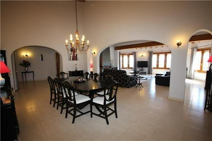 Bild 7: Neuwertige Luxusvilla mit 2 Wohneinheiten, Pool, BBQ, Meerblick in ruhiger Lage am Monte P...