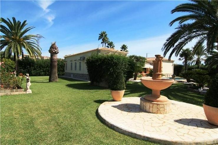 Schöne Villa mit großem Grundstück in Denia- Las Marinas nur 200 Meter zum Meer - Haus kaufen - Bild 2