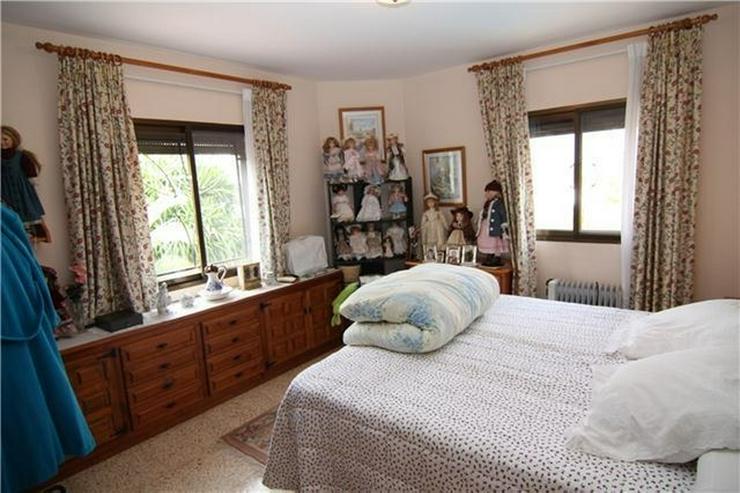 Villa mit zwei Wohneinheiten in schöner Lage und Ausblick in Orba ideal für 2 Generation... - Haus kaufen - Bild 4